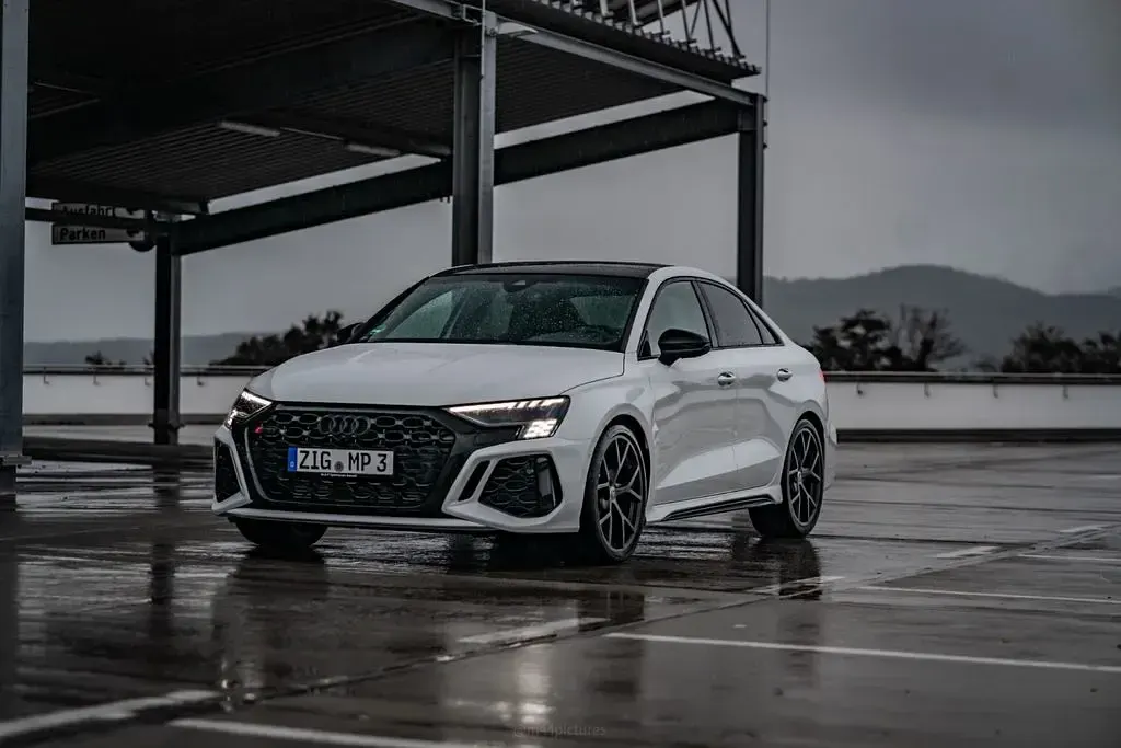 Usata Audi RS3 Sport 400 CV (294 kW) 2024 Bianco Berlina