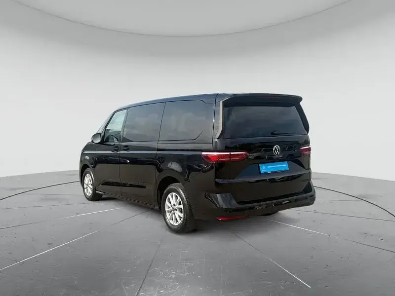Gebraucht VW Multivan Life 136 PS (100 kW) 2023 Deep black perleffekt Van / Kleinbus