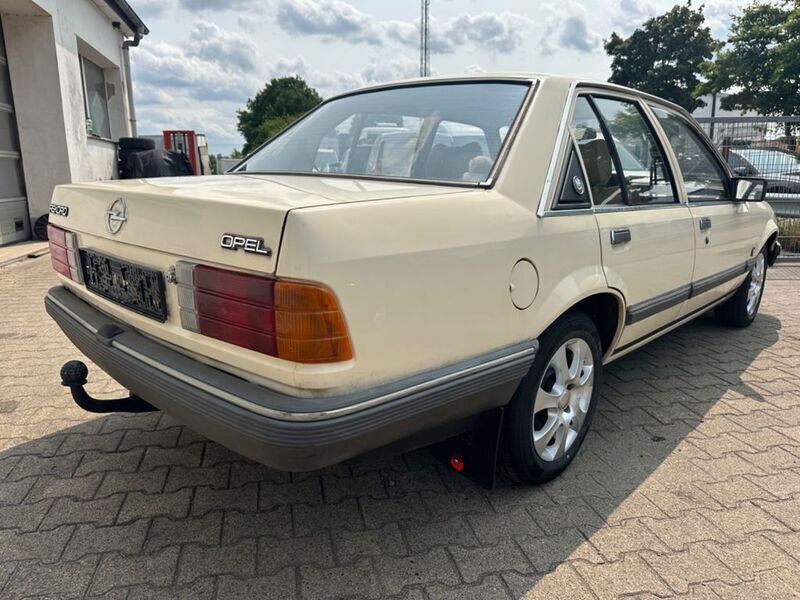 Gebraucht Opel Rekord 75 PS (55 kW) 1984 Beige Limousine