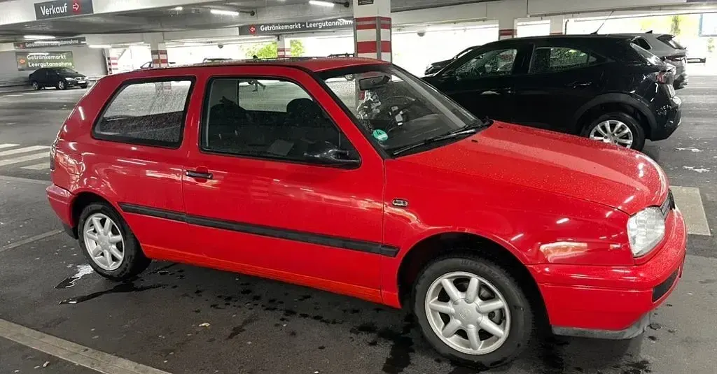 Gebraucht VW Golf III 60 PS (44 kW) 1996 Rot Limousine