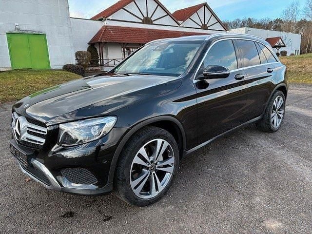Gebraucht Mercedes GLC250 204 PS (150 kW) 2018 Schwarz SUV