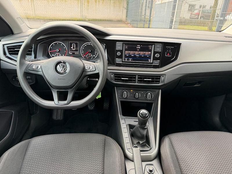Gebraucht VW Polo Comfortline 75 PS (55 kW) 2018 Grau Limousine