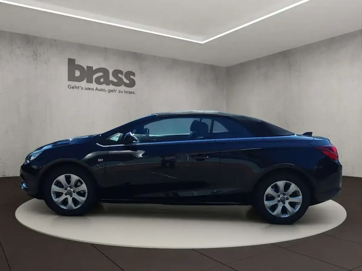 Gebraucht Opel Cascada Edition 140 PS (102 kW) 2018 Onyx schwarz (metallic) Cabrio