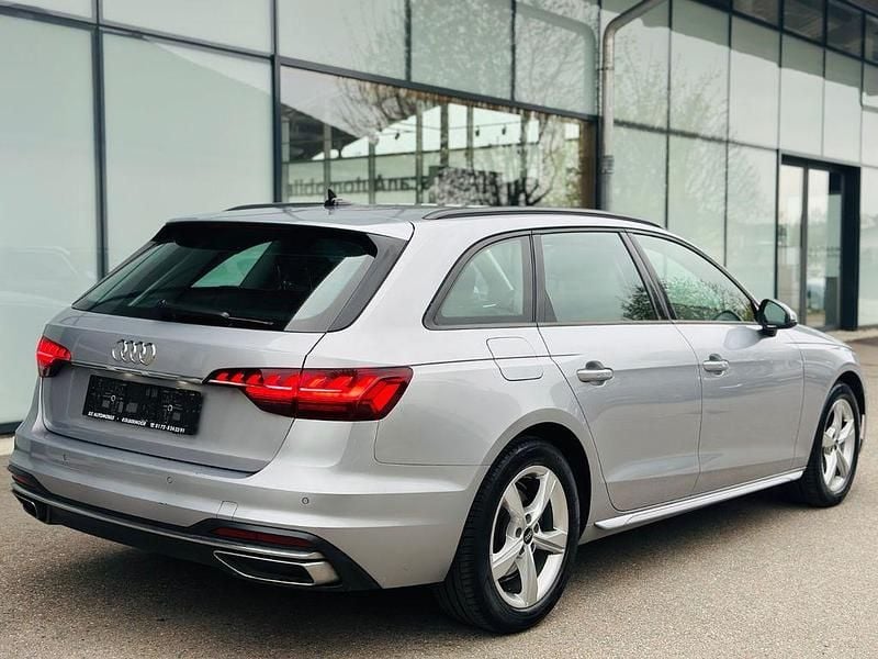 Second-hand Audi A4 Advanced 163 CP (119 kW) 2023 Argintiu Break