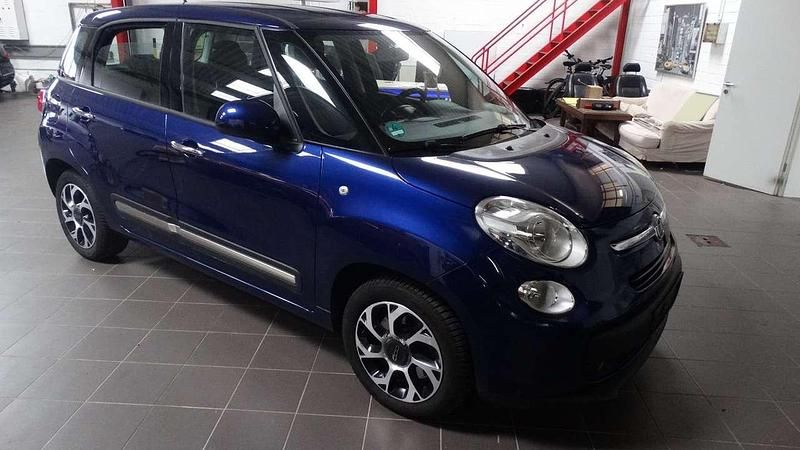 Blau Gebraucht 2016 Fiat 500L Pop Star Van / Kleinbus | 9.670 € (Fairer Preis) - Bild 1/4