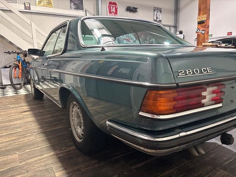Gebraucht Mercedes 280 185 PS (136 kW) 1983 Grün Coupé