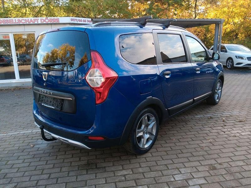 Gebraucht Dacia Lodgy Stepway 131 PS (96 kW) 2021 Blau Van / Kleinbus