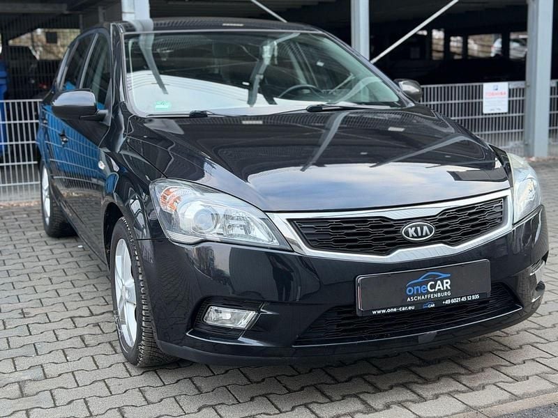 Gebraucht Kia Ceed Vision 125 PS (91 kW) 2010 Schwarz Kleinwagen