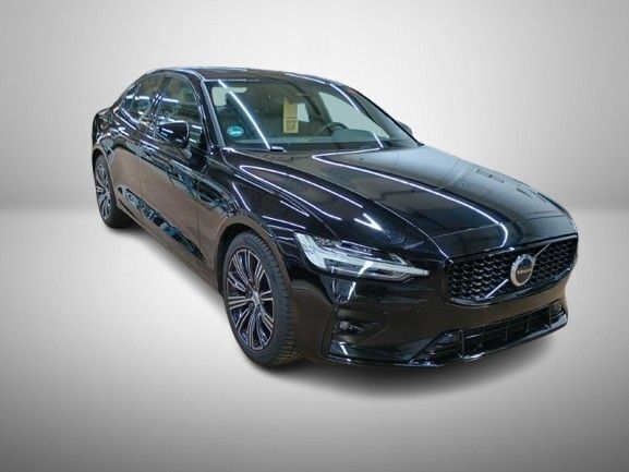 Gebraucht Volvo S60 Plus 197 PS (144 kW) 2024 Onyx black / metallic Limousine