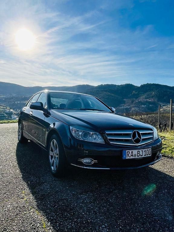 Blau Gebraucht 2007 Mercedes C220 Avantgarde Limousine | 5.490 € (Fairer Preis) - Bild 1/4