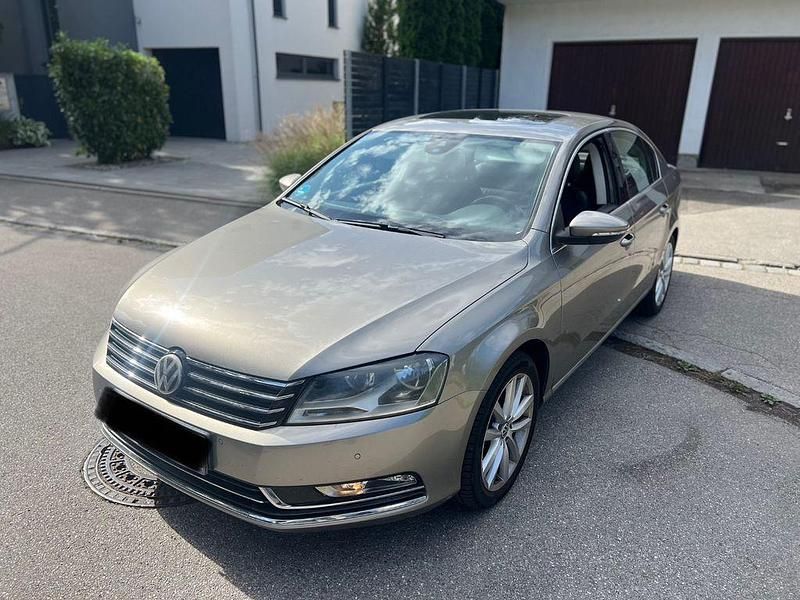 Braun Gebraucht 2014 VW Passat Highline Limousine | 9.999 € (Guter Preis) - Bild 1/4