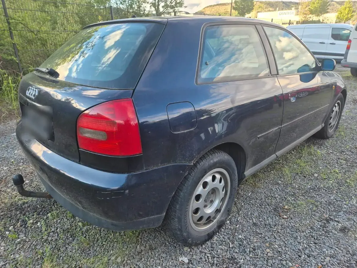 Używany Audi A3 102 KM (75 kW) 1998 Beżowy Hatchback