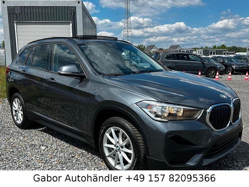 Grau Gebraucht 2019 BMW X1 Advantage SUV | 14.990 € (Fairer Preis) - Bild 1/4