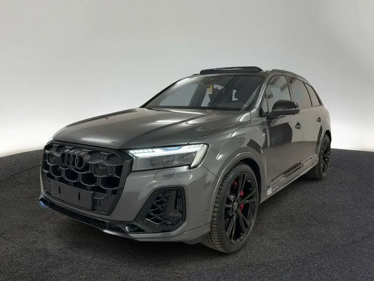 Gebraucht Audi Q7 S-Line 489 PS (359 kW) 2026 Daytonagrau perleffekt SUV
