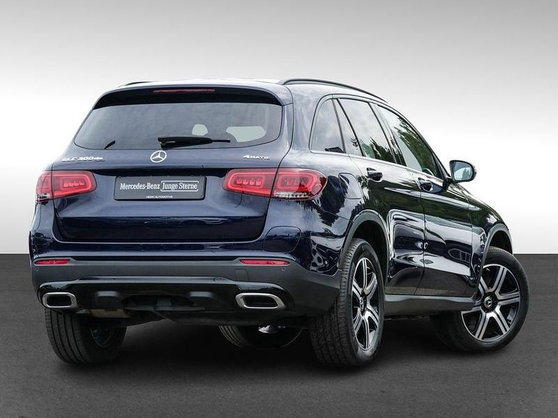 Gebraucht Mercedes GLC300e Night 306 PS (225 kW) 2022 Blau SUV