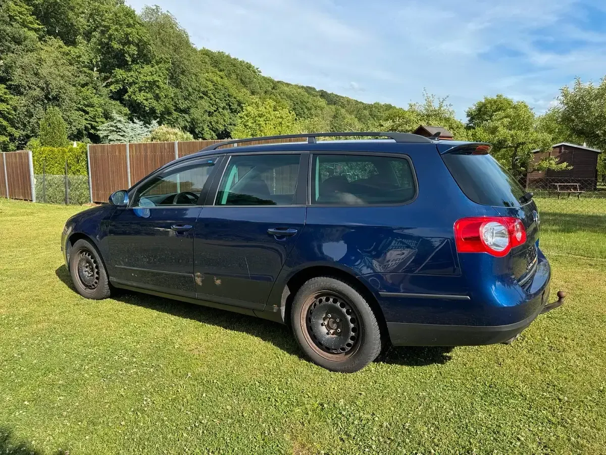 Gebraucht VW Passat 140 PS (102 kW) 2010 Blau Kombi