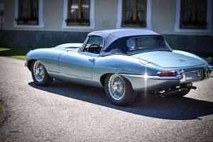 Gebraucht Jaguar E-Type 269 PS (197 kW) 1963 Opalecent blue metallic Cabrio