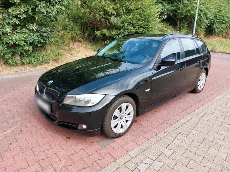 Schwarz Gebraucht 2012 BMW 318 Kombi | 4.300 € (Superpreis) - Bild 1/4