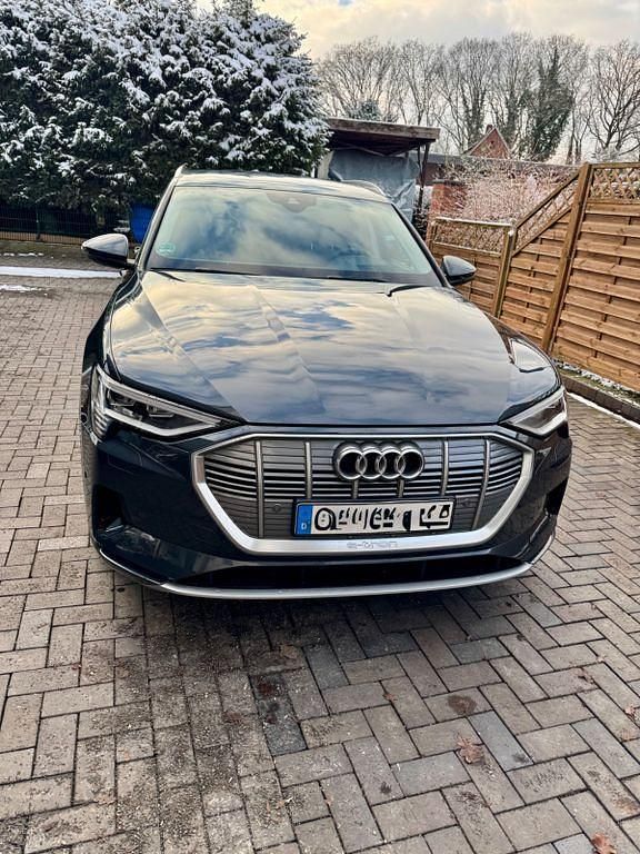 Gebraucht Audi e-tron Advanced 300 kW (408 PS) 2022 Schwarz SUV