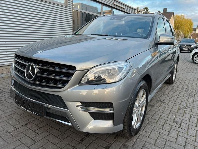 Gebraucht Mercedes ML350 258 PS (189 kW) 2013 Palladiumsilber SUV