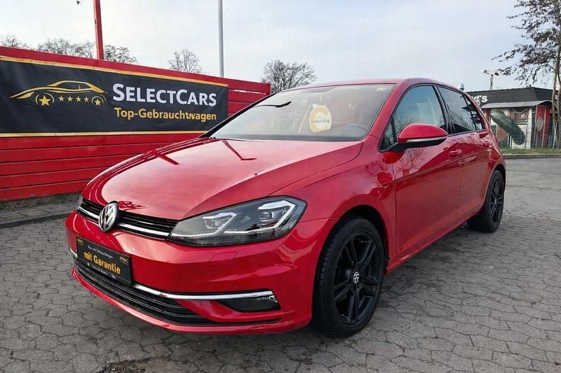 Gebraucht VW Golf VII 116 PS (85 kW) 2019 Rot Limousine