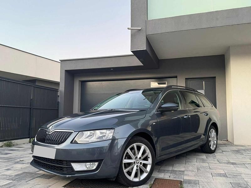 Grün Gebraucht 2017 Skoda Octavia Kombi | 9.250 € - Bild 1/4