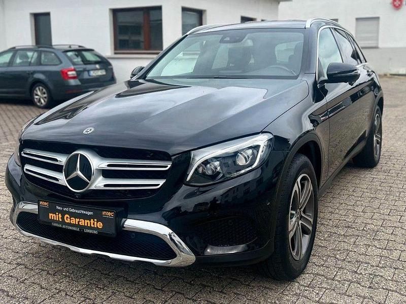 Obsidianschwarz Gebraucht 2017 Mercedes GLC250 AMG SUV | 31.490 € (Fairer Preis) - Bild 1/4