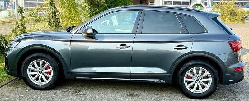 Grau Gebraucht 2021 Audi Q5 Edition .1 SUV | 35.500 € (Superpreis) - Bild 1/4