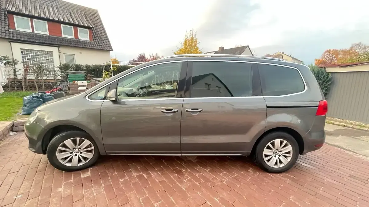 Gebraucht VW Sharan 140 PS (102 kW) 2012 Grau Van / Kleinbus