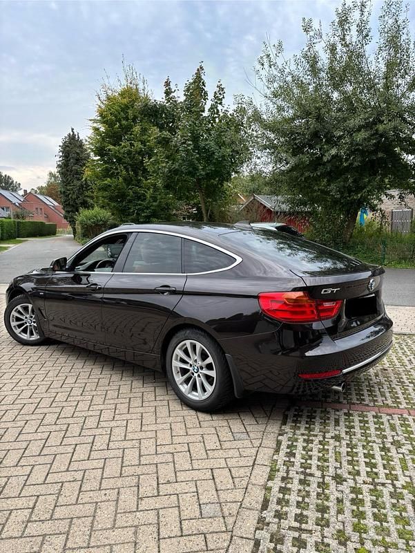 Braun Gebraucht 2015 BMW 320 Gran Turismo Limousine | 16.000 € (Fairer Preis) - Bild 1/4