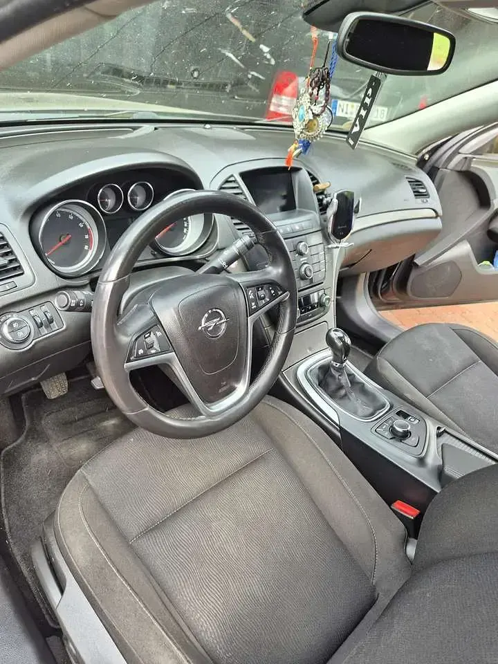 Gebraucht Opel Insignia Selection 140 PS (102 kW) 2011 Schwarz Limousine