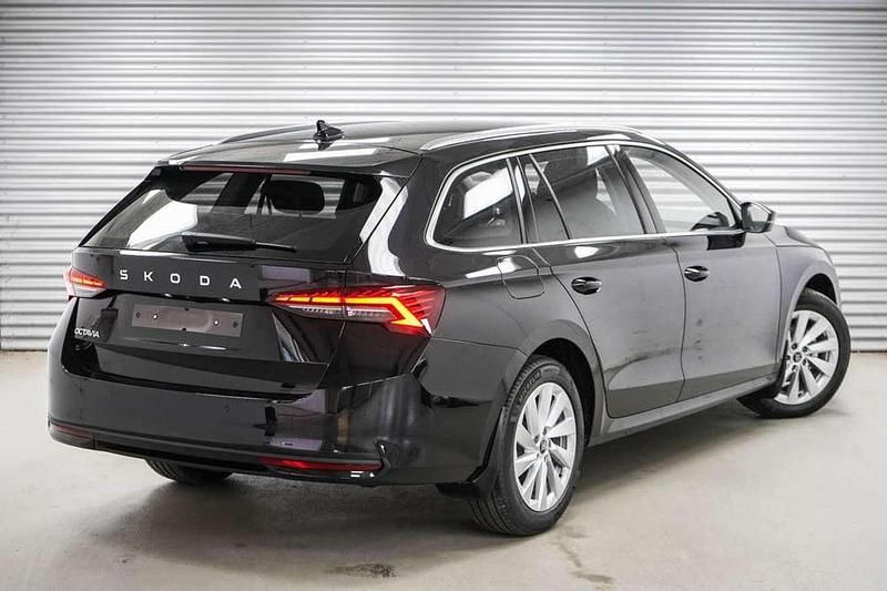 Neu Skoda Octavia Selection 150 PS (110 kW) 2025 Black magic metallic ... Kombi