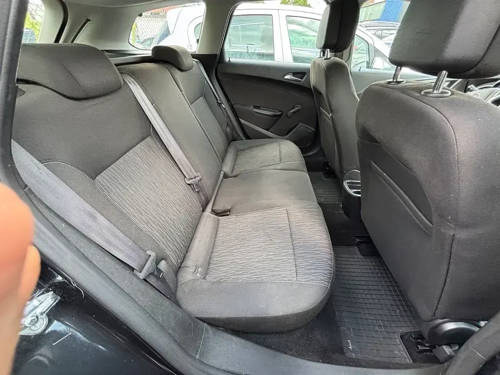 Gebraucht Opel Astra Selection 110 PS (80 kW) 2015 Schwarz Kombi