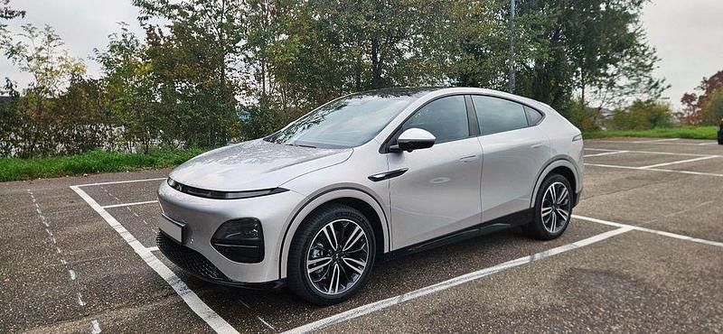 Silber Gebraucht 2025 XPENG G6 RWD Long Range SUV | 38.499 € (Teuer) - Bild 1/4