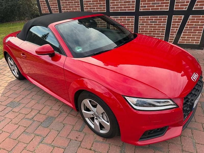 Gebraucht Audi TT Roadster Design 245 PS (180 kW) 2019 Rot Cabrio