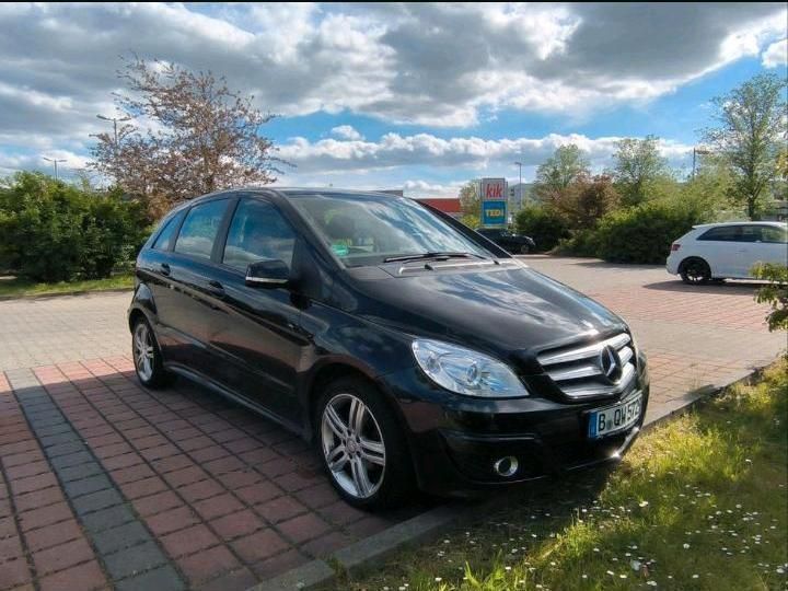 Schwarz Gebraucht 2009 Mercedes B150 Van / Kleinbus | 6.999 € (Teuer) - Bild 1/4