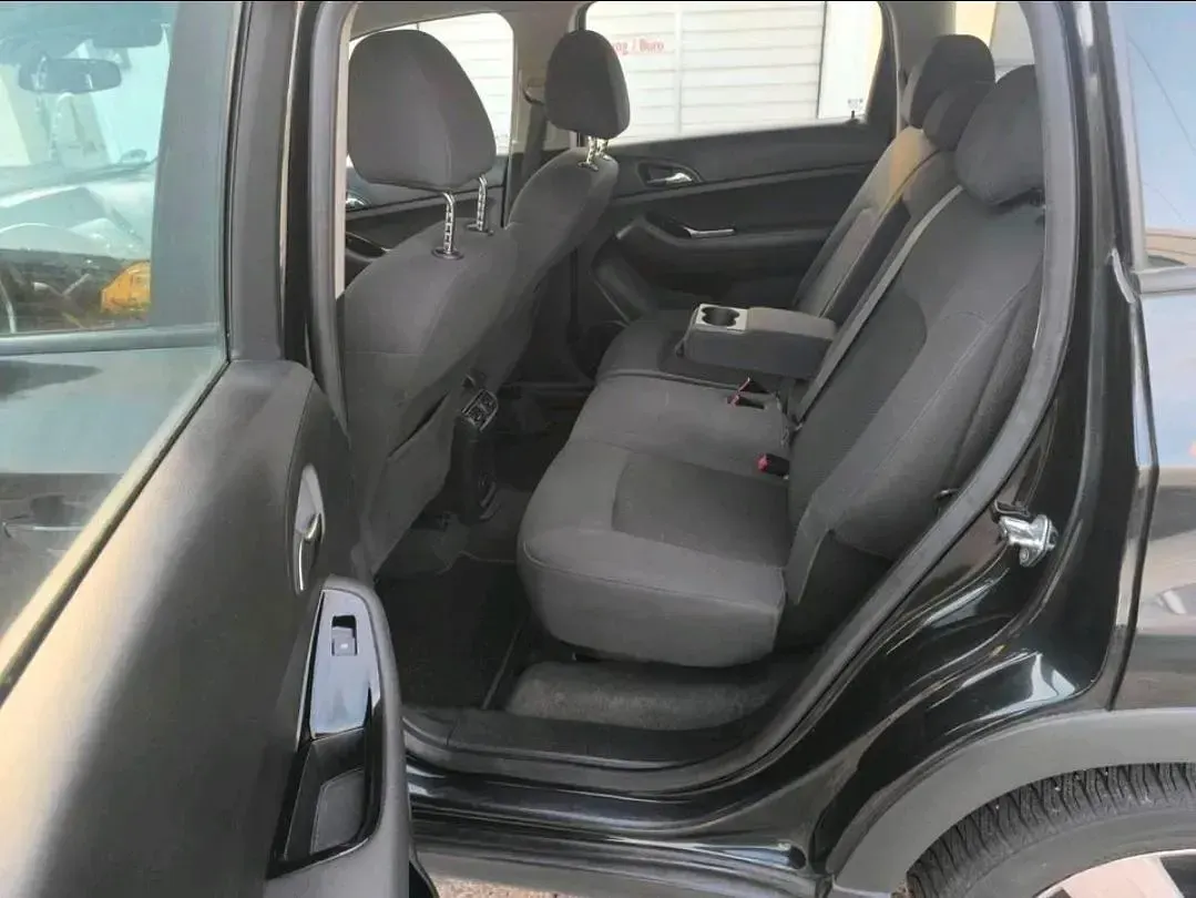 Gebraucht Chevrolet Orlando 170 PS (125 kW) 2012 Schwarz Van / Kleinbus