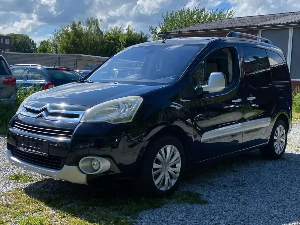 Gebraucht Citroën Berlingo SELECTION 98 PS (72 kW) 2011 Onyx schwarz Van / Kleinbus