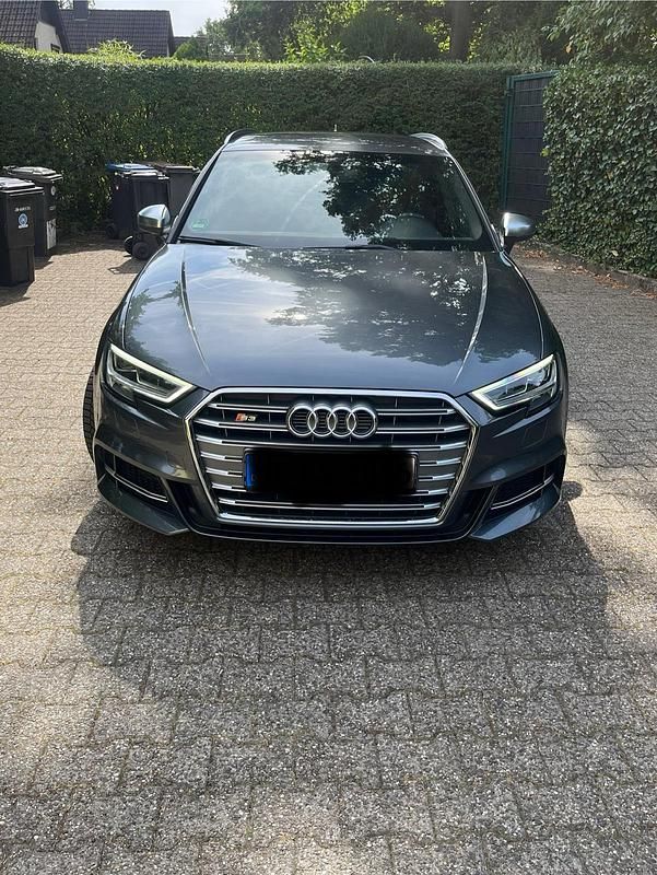 Silber Gebraucht 2018 Audi S3 Limousine | 29.999 € (Guter Preis) - Bild 1/4