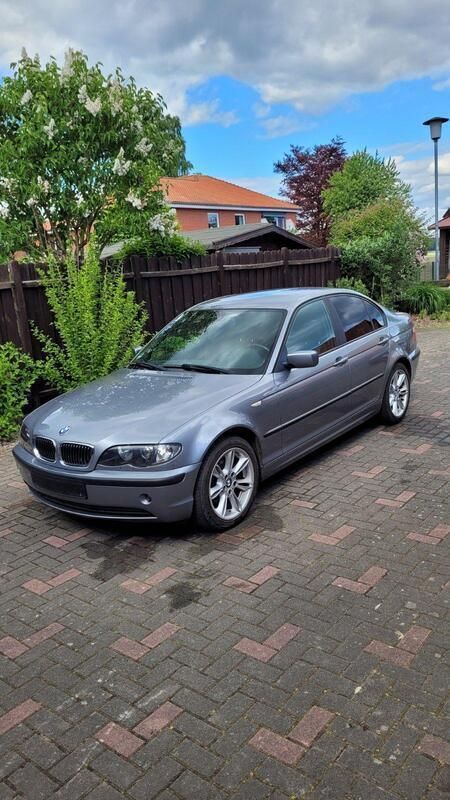 Grau Gebraucht 2004 BMW 318 Lifestyle Limousine | 2.800 € (Fairer Preis) - Bild 1/4