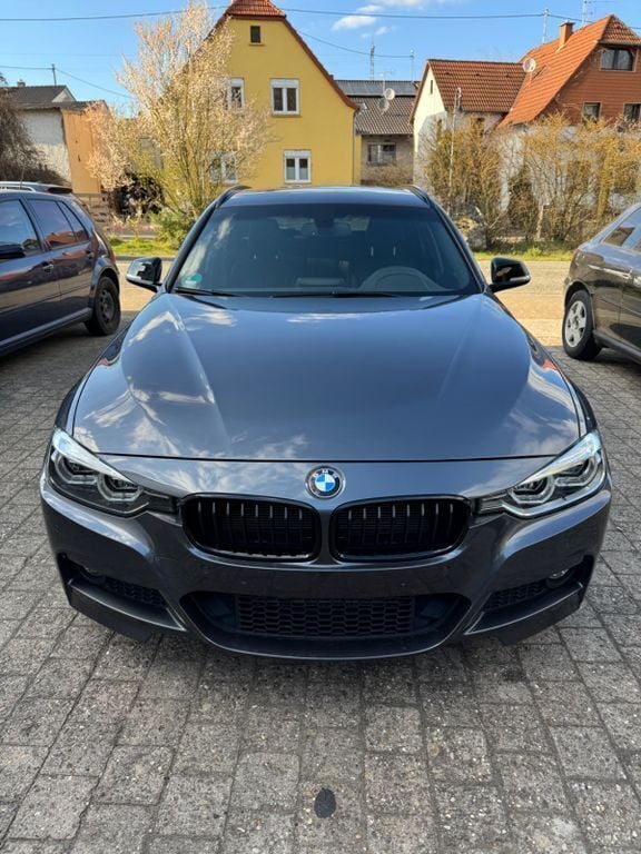 Grau Gebraucht 2019 BMW 320 M Sport Kombi | 19.500 € (Superpreis) - Bild 1/4