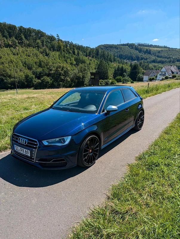 Blau Gebraucht 2013 Audi S3 Coupé | 15.000 € (Etwas zu teuer) - Bild 1/4