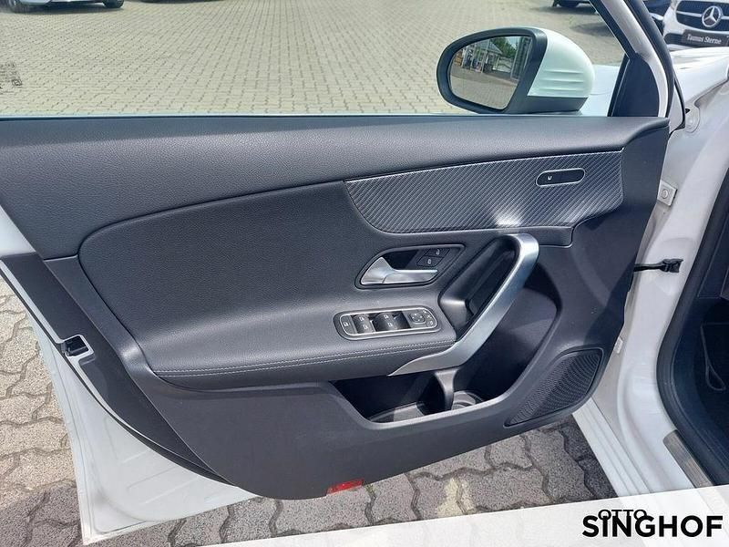 Gebraucht Mercedes A200 Progressive 163 PS (119 kW) 2024 Weiß Limousine