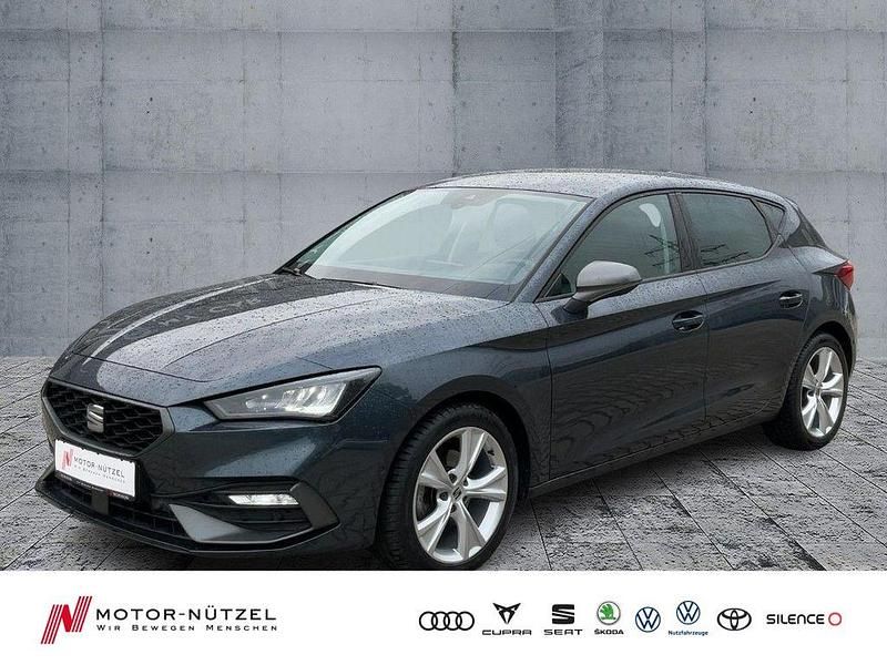 Grau Gebraucht 2022 Seat Leon FR-Line Limousine | 19.950 € (Fairer Preis) - Bild 1/4