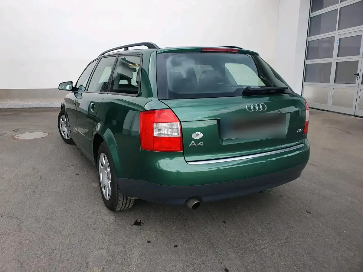 Gebraucht Audi A4 131 PS (96 kW) 2002 Grün Kombi