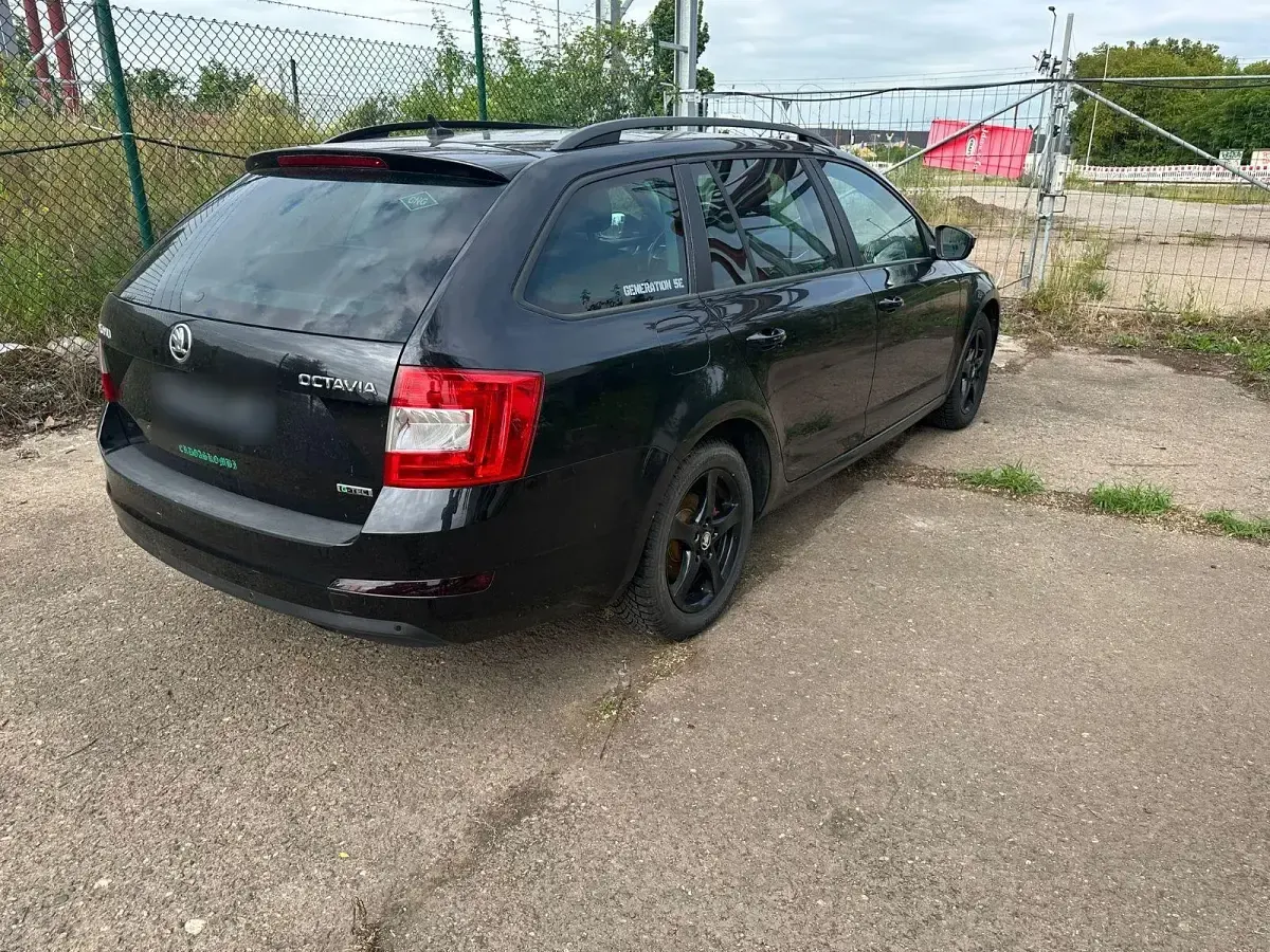 Gebraucht Skoda Octavia Style 110 PS (80 kW) 2015 Schwarz Kombi