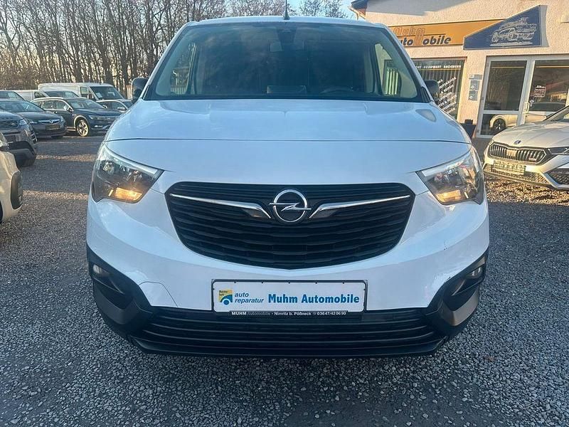 Gebraucht Opel Combo Basis 102 PS (75 kW) 2023 Weiß Van / Kleinbus