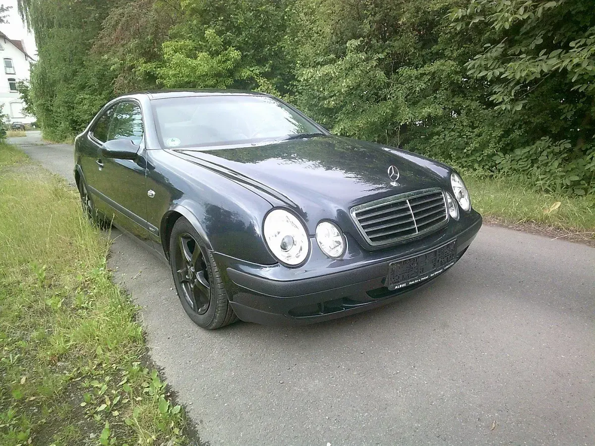 Gebraucht Mercedes CLK230 193 PS (141 kW) 1999 Blau Coupé