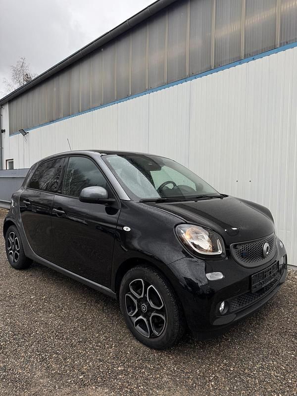 Gebraucht Smart ForFour Electric Drive 60 kW (82 PS) 2018 Schwarz Kleinwagen