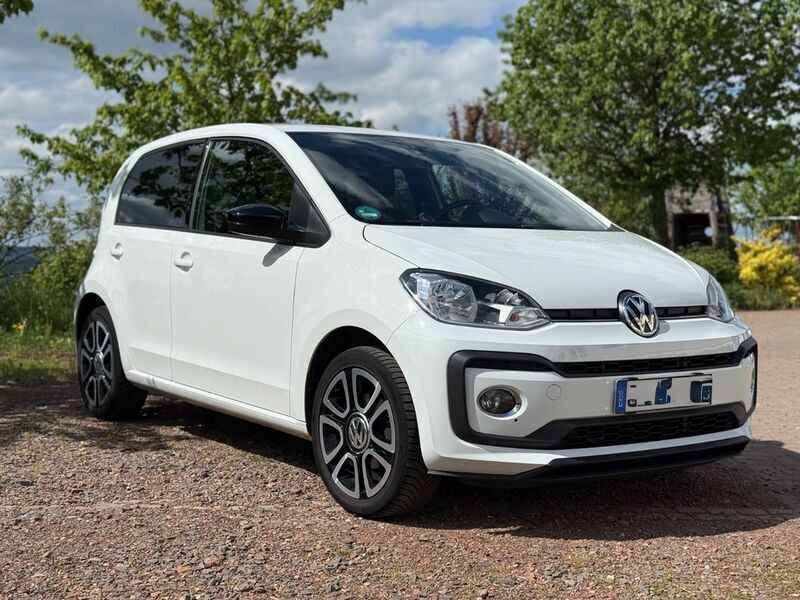 Weiß Gebraucht 2016 VW up! high up! Kleinwagen | 8.950 € (Fairer Preis) - Bild 1/4